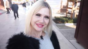 ”Kitty, 28 years old, banker in Monaco!”