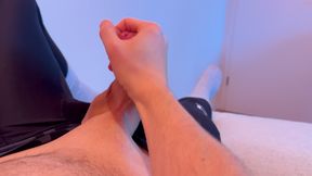 Juicy cum while masturbating after training in my sports leggings