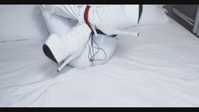 Creamy white full-cover PU tights and white boots 02