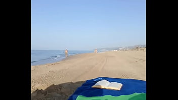 Vamos a tomar el sol, &iquest_Me aplicas bloqueador? ??️??...#playa #verano #Miercoles #toples #bikini #...