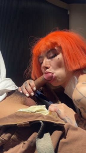 Mi girlfriend chokes on my cock at the hotel