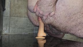 HardCrystal the obese white male tries and rides his smash stick