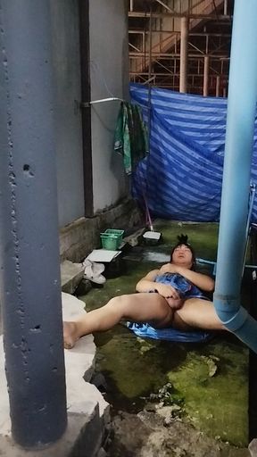 FN125 Taking a shower right where eyes used to wander.