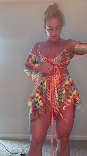Tantalizing Try on with Simone Steele