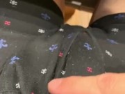 【個人撮影】日本人男子がパンツ越しにガチガチのペニスをいじり倒すオナニー動画