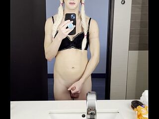 Sexy Crossdresser Jerking Off in Las Vegas