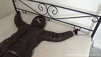 My amateur bondage, September, 2, 2022: Spread-Eagle in shiny down jacket