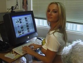 NO AUDIO - Stunning colored haired babe has an amazing body