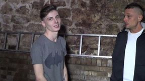 2185 jerome james dose par un mec de cite tbmle minet jerome james se fait ...