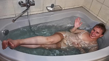 Bath Bukkake as Healing Procedure