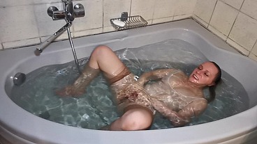 Bath Bukkake as Healing Procedure