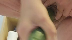 BBW Birgit Fuck Her Wet Pussy With Cucumber