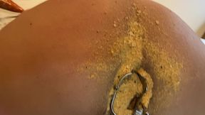 enchi meu cu com meio quilo de farofa apimentada - dois amigos arrombaram meu rabo e encheram meu cu com uma mistura quente, fiquei tao ardida e esfolada que precisei lavar o cu com leite. gost