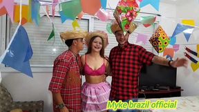 muito sexo gostoso na festas de arraial de sao joao 2025 com a delicia lia loci ela adora sexo anal