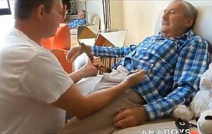 Pere pipe - Amateur Hunk Suce