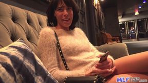 Skinny single mom Lexi Foxy fucks younger guy in Las Vegas