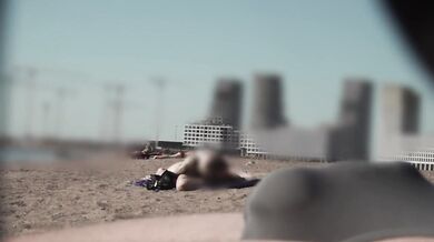 Bulge dick flash on beach - public flashing