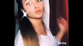 ARGENTINA HERMOSA, LUCIANA QUIROZ SE HACE LA SANA, PERO LE ENCANTA EL PENE. A LA ENFERMA DEL TRADING FOREX