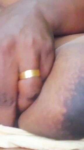 Ghar ki Nayi Chachi ki randi wali chut  New episode 1   Clip 1