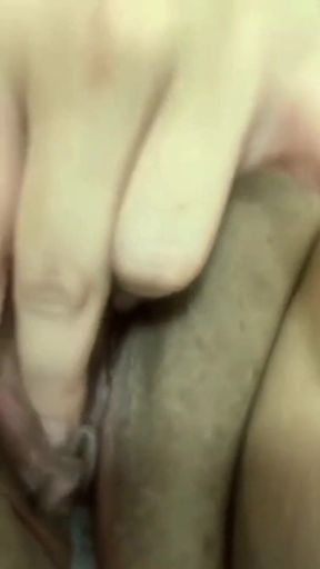 WildEnglishBBW rubbing spreading fingering my fat pink pussy in bathtub