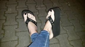 extreme flip flops and extremely sexy feet