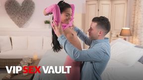 How To Lose Your Virginity Tutorial With Fine Hispanic Apolonia Lapiedra - VIP SEX VAULT