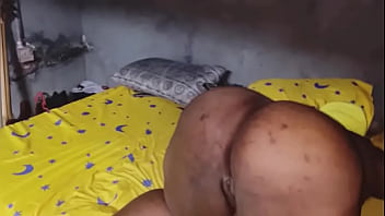 Hot neighbor came to charge her phone and we ended up having a good sex