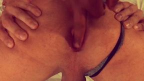 dois amigos metendo gostoso no cuzinho da safada