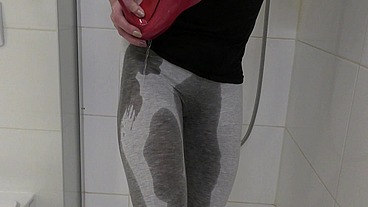 Pee on my Ass in Leggins and Feet next I masturbate by High Heels