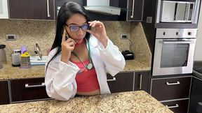 mi madrastra doctora hermosa se equivoco de pastilla y ahora tiene que ayudar con la ereccion de su hijastro