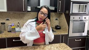 mi madrastra doctora hermosa se equivoco de pastilla y ahora tiene que ayudar con la ereccion de su hijastro