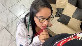 mi madrastra doctora hermosa se equivoco de pastilla y ahora tiene que ayudar con la ereccion de su hijastro