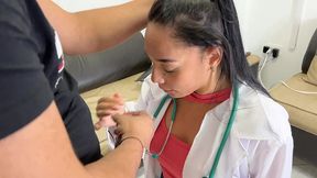 mi madrastra doctora hermosa se equivoco de pastilla y ahora tiene que ayudar con la ereccion de su hijastro