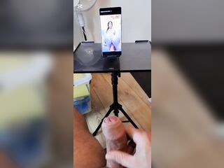 Ejoying the latest episode of my fascinating angel @noemileon in far away Chile - Bon apetit!