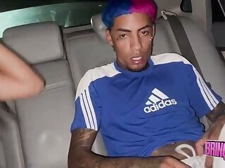 Sex in the car: Fun is guaranteed!
