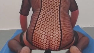 Kompilace: sólový film s amatérskými americkými crossdresserkami ve spodním prádle, punčochy šukané do zadku