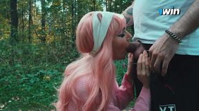 Roadside BJ in nature - girl gets her face covered in load