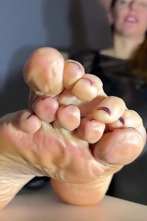Suck My Bare Feet, Slut!