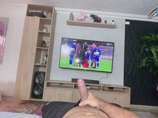 A esta chica le encanta montar mi polla mientras miro futbol xxx porno xxx Jenifer play