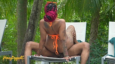 Poolside Quickie: HoneyDippedC