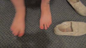 Voluptuous Sara Feet