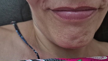 Aconteceu no supermercado - Pregadora que estava pregando a palavra no supermercado acabou sendo fodida por um cliente, ela caiu em tentação e depois se arrependeu