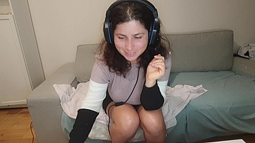 Squirt + Anal Fingering from my hot StepSis