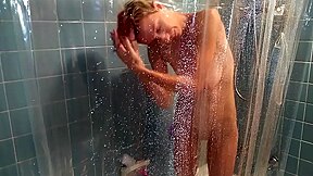 Shower Masturbation With Bottle Brush Piss Finish