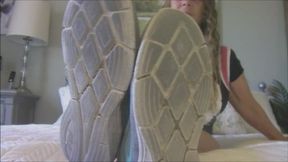 HUMP THESE SMELLY SNEAKERS mp4