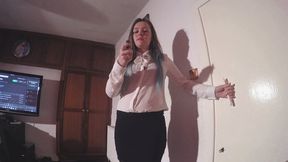 Sophie Putting On Her Lip Stick (4K)