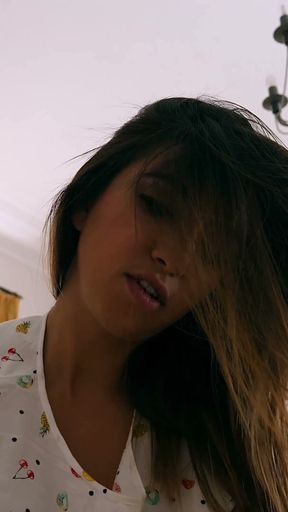 Hot Latina Frida Sante gets a creampie   Clip 1