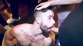 Bunch-sex Tragando Leche De Varias Pollas