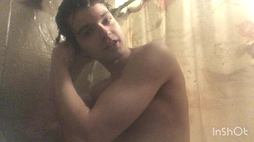 Hoy Shower Session with Niko Springs
