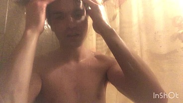 Hoy Shower Session with Niko Springs